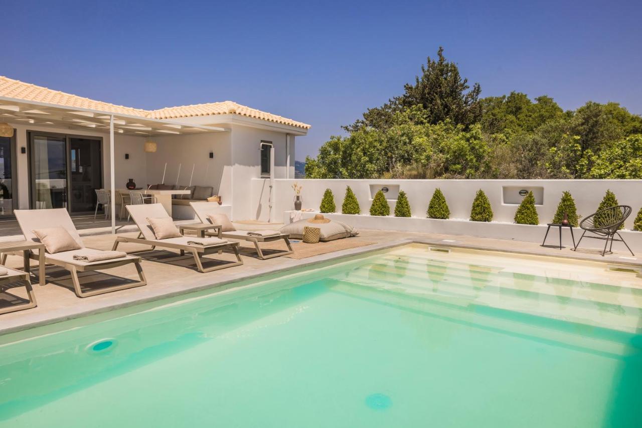 Villa Mirto - Iris Sunset Villas Lépedha Exteriör bild